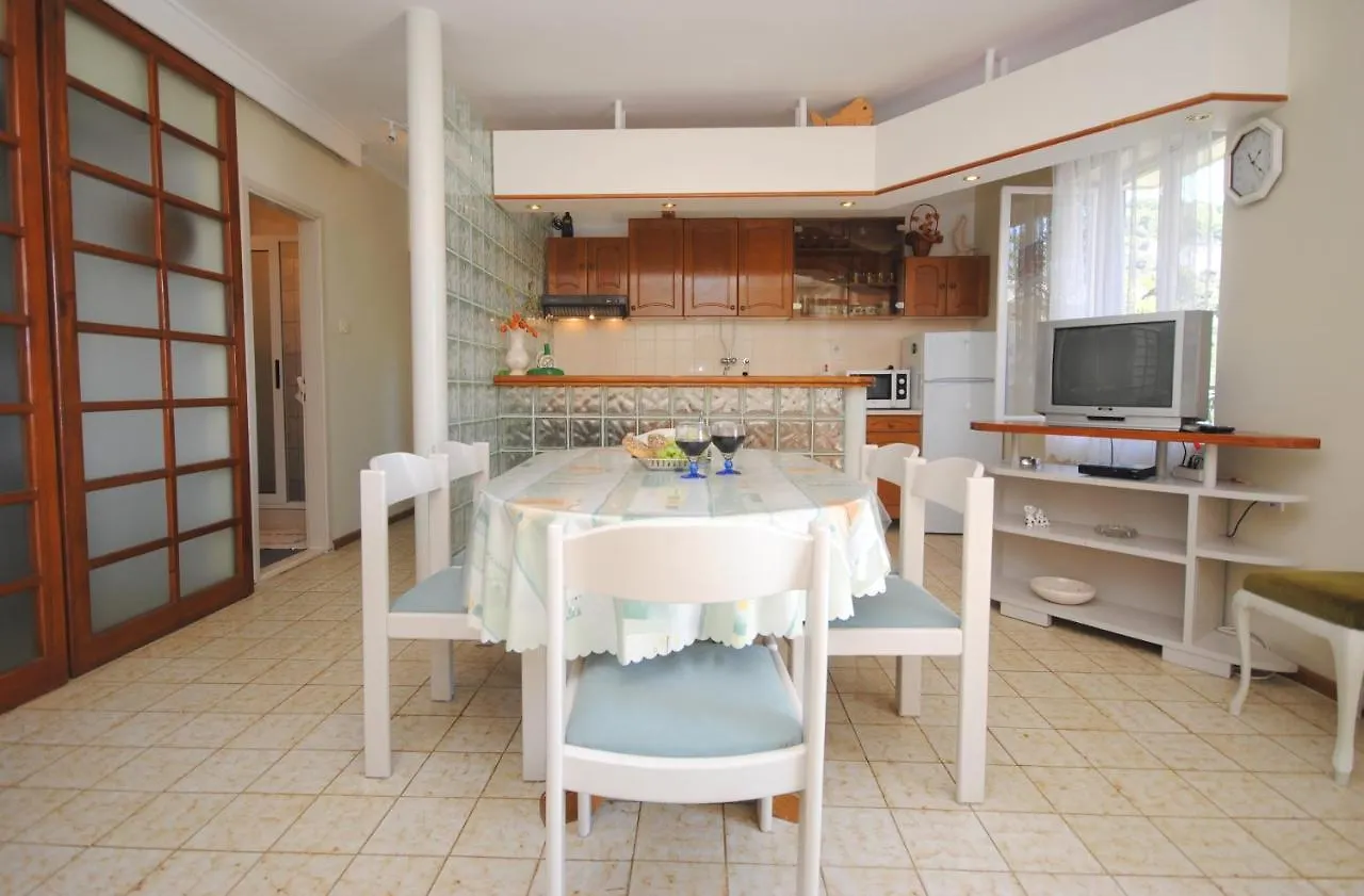 Summer Residence Near The Sea Donji Okrug  Apartment Donji Okrug (Ciovo)