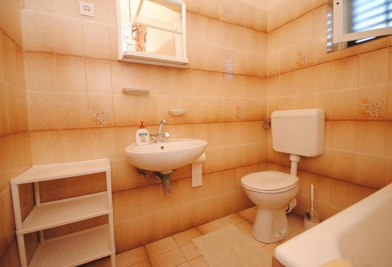 Apartment Summer Residence Near The Sea Donji Okrug  Croatia