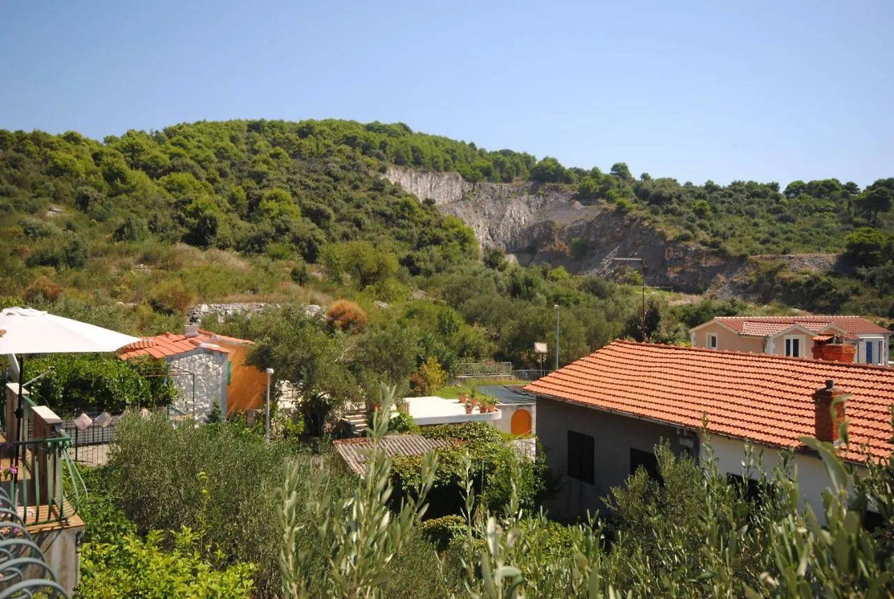 Apartment Summer Residence Near The Sea Donji Okrug  Croatia