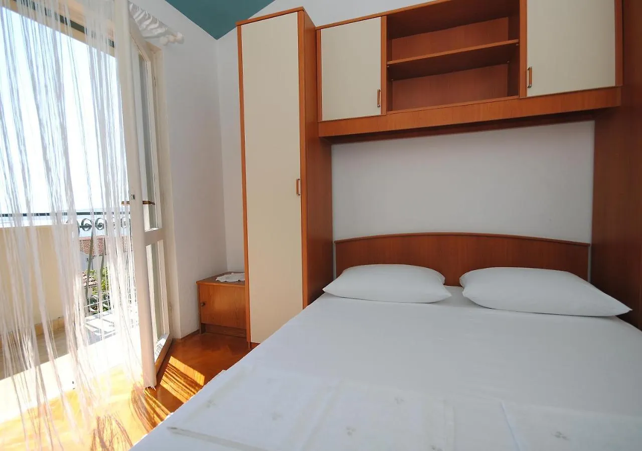 Apartment Summer Residence Near The Sea Donji Okrug