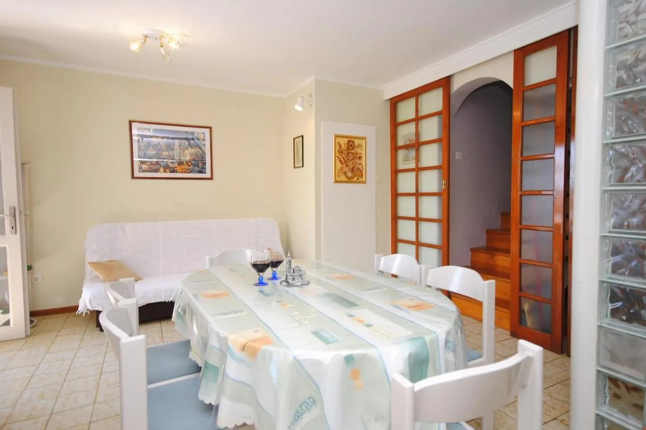 Summer Residence Near The Sea Donji Okrug  0*, Donji Okrug (Ciovo)
