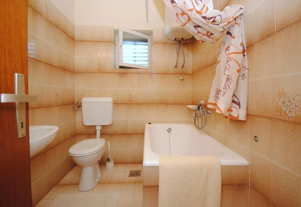 Apartment Summer Residence Near The Sea Donji Okrug