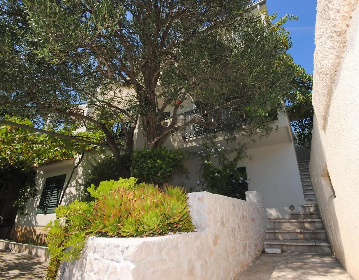 Summer Residence Near The Sea Donji Okrug  Apartment Donji Okrug (Ciovo)